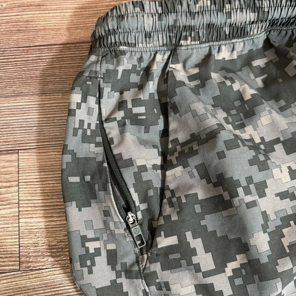 Lululemon Pace Breaker Linerless 9